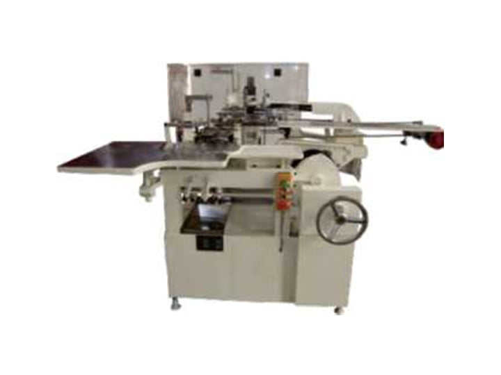Chocolate packing machine