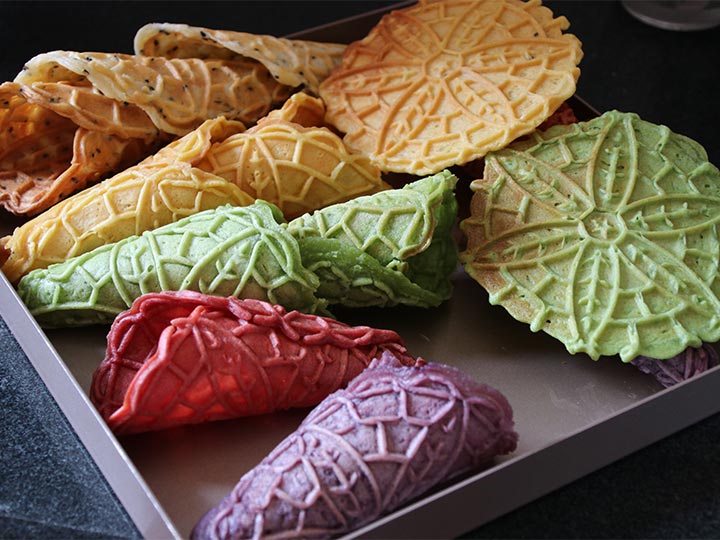 egg rolls with various flavors and colors