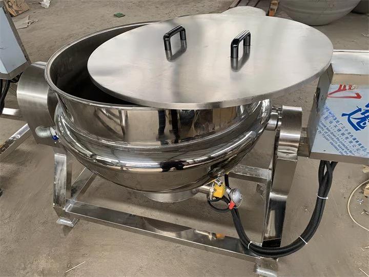 jacketed pan with lid