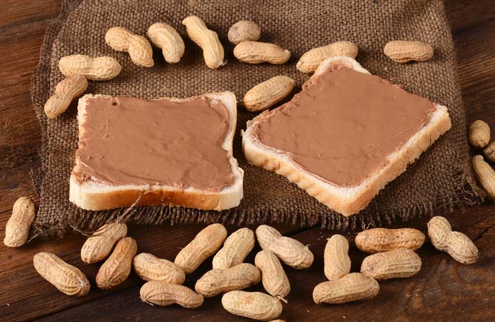 Sandwiches with peanut butter