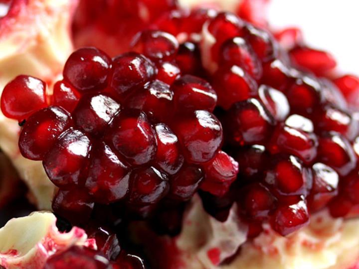 peeling pomegranate